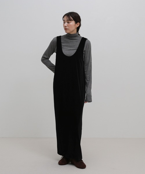 select MOCA(セレクトモカ)の「Uネックベロアロングワンピース(ワンピース・レディース・ブラウン/ブラック・LARGE/MEDIUM)」の18枚目の写真