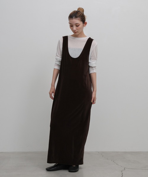 select MOCA(セレクトモカ)の「Uネックベロアロングワンピース(ワンピース・レディース・ブラウン/ブラック・LARGE/MEDIUM)」の8枚目の写真