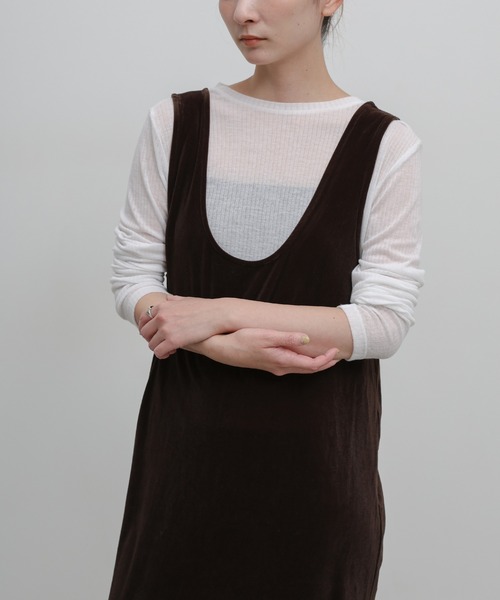 select MOCA(セレクトモカ)の「Uネックベロアロングワンピース(ワンピース・レディース・ブラウン/ブラック・LARGE/MEDIUM)」の6枚目の写真