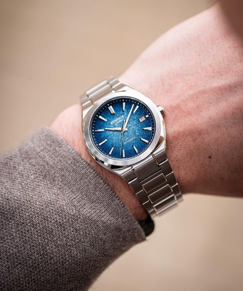 EDIFICE(CASIO)(エディフィス)の「EDIFICE AUTOMATIC / EFK-200D-2AJF(アナログ腕時計・メンズ・ブルー・FREE)」の1枚目の写真