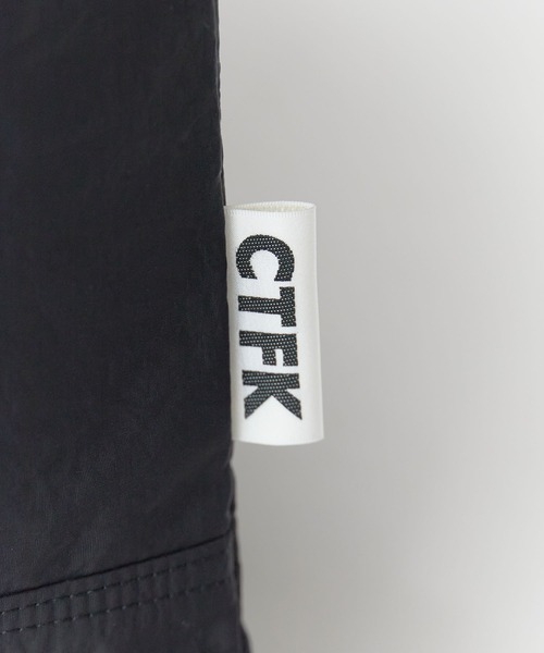 CONTROL FREAK / CTFK(コントロールフリーク)の「CONTROL FREAK / CTFK/コントロールフリーク/シーティーエフケー 撥水ナイロン3WAYスクエアトート 雨の日 ワンカラー フェス アウトドア レディース ユニセックス 秋 秋服 2026年秋冬(ショルダーバッグ・レディース・ブラック/ベージュ/オリーブ/サンドグレー・FREE)」の17枚目の写真