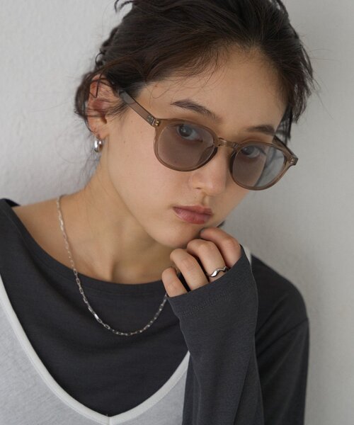 COLONY 2139（コロニートゥーワンスリーナイン）の「【調光/UNISEX】ボストンサングラス（サングラス・メンズ・ブラウン/ブラック・FREE）」の8枚目の写真