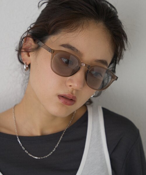 COLONY 2139（コロニートゥーワンスリーナイン）の「【調光/UNISEX】ボストンサングラス（サングラス・メンズ・ブラウン/ブラック・FREE）」の9枚目の写真