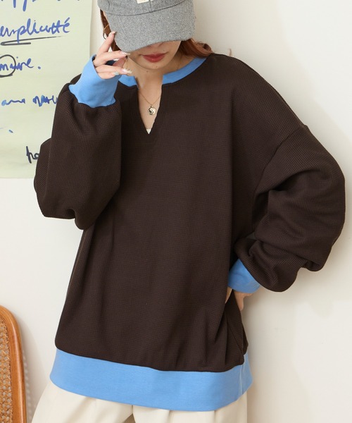 MONO-MART(モノマート)の「<抗菌防臭>ワッフル配色 キーネック オーバーサイズプルオーバー(Tシャツ/カットソー・レディース・グレイッシュブルー/アイボリー/ネイビー/ブラック/ダークブラウン/チャコール/グレー/カーキ・M/L)」の5枚目の写真