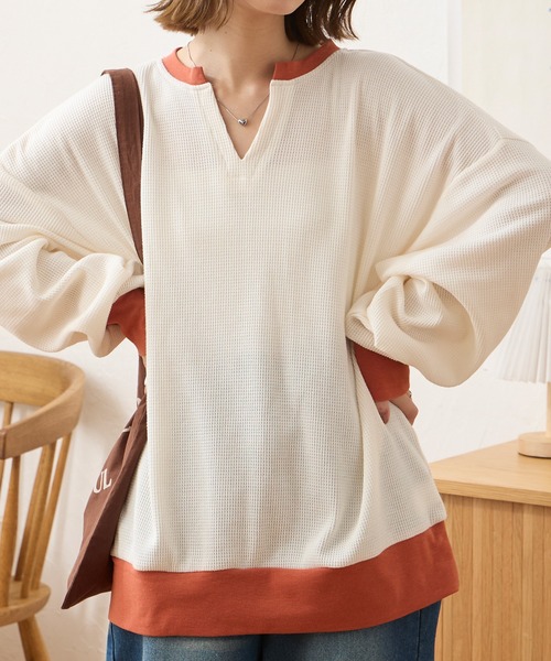 MONO-MART(モノマート)の「<抗菌防臭>ワッフル配色 キーネック オーバーサイズプルオーバー(Tシャツ/カットソー・レディース・グレイッシュブルー/アイボリー/ネイビー/ブラック/ダークブラウン/チャコール/グレー/カーキ・M/L)」の12枚目の写真