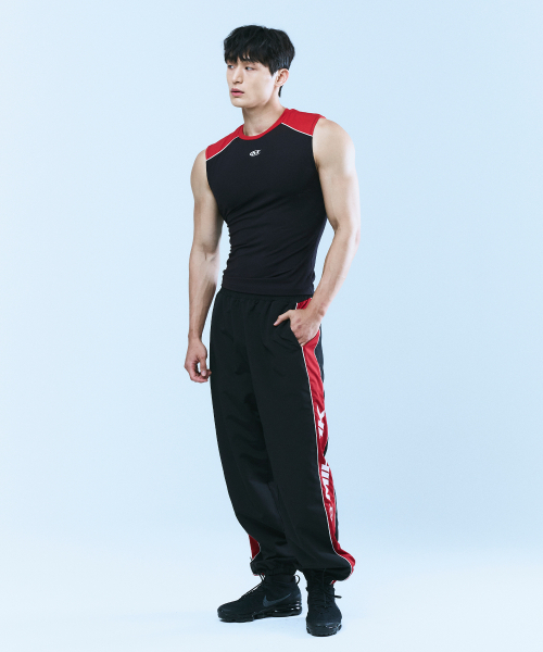 MIHAK（ミハク）の「カラー ブロック パワーフィット プロ スリーブレス (ブラック)（Tシャツ/カットソー・メンズ・その他・1/2/3）」の2枚目の写真