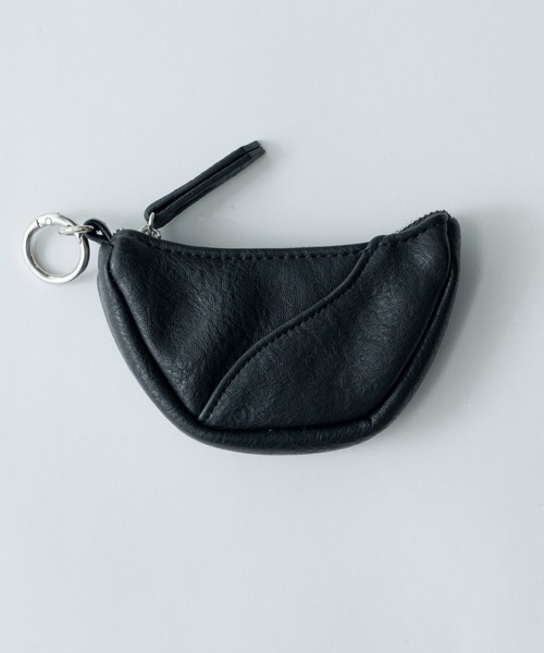 SINSS(シンス)の「Moon bag charm / ムーンバッグチャーム(キーケース/キーアクセサリー・メンズ・ブラウン/ブラック・FREE)」の1枚目の写真