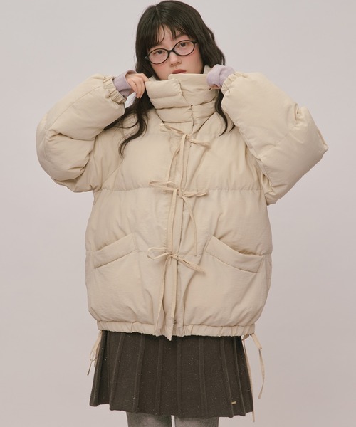 loin nuit(ロワンニュイ)の「ribbon padding blouson / リボンパディングブルゾン(ブルゾン・レディース・ブルー/ブラウン/ライトベージュ/アイボリー・FREE)」の2枚目の写真