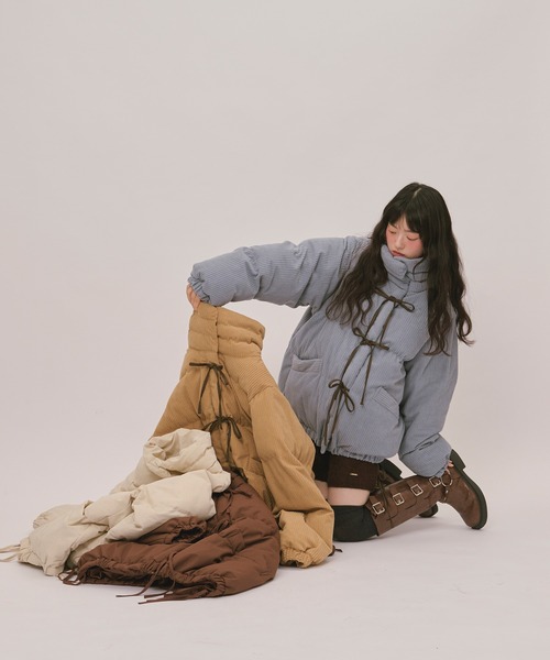 loin nuit(ロワンニュイ)の「ribbon padding blouson / リボンパディングブルゾン(ブルゾン・レディース・ブルー/ブラウン/ライトベージュ/アイボリー・FREE)」の22枚目の写真