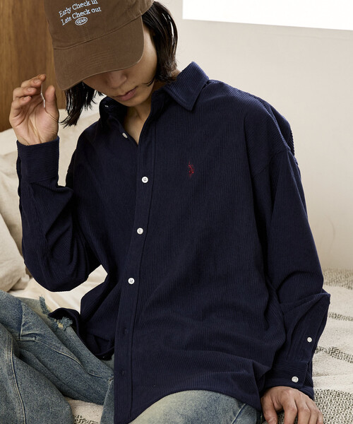 U.S. POLO ASSN.(ユーエスポロアッスン)の「U.S. POLO ASSN. × PUBLUX/ユーエスポロアッスン 別注 ワンポイント 刺繍 コーデュロイシャツ 限定展開(シャツ/ブラウス・メンズ・ベージュ/ネイビー/ブラウン/サックスブルー/チャコールグレー・SMALL/MEDIUM/LARGE)」の1枚目の写真