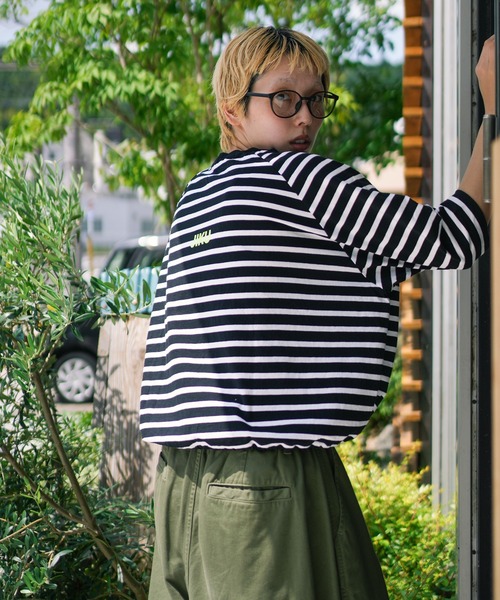 SOLAMONAT(ソラモナ)の「パフ天竺 裾紐ボーダー5分袖プルーオーバープリント(PUFF TEN)(Tシャツ/カットソー・レディース・ブラック×ホワイト/ホワイト×ブラック・FREE)」の2枚目の写真