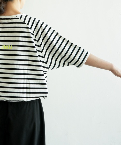 SOLAMONAT(ソラモナ)の「パフ天竺 裾紐ボーダー5分袖プルーオーバープリント(PUFF TEN)(Tシャツ/カットソー・レディース・ブラック×ホワイト/ホワイト×ブラック・FREE)」の13枚目の写真