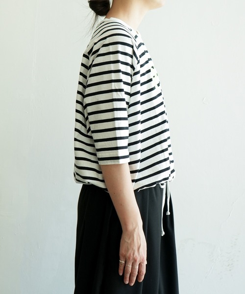 SOLAMONAT(ソラモナ)の「パフ天竺 裾紐ボーダー5分袖プルーオーバープリント(PUFF TEN)(Tシャツ/カットソー・レディース・ブラック×ホワイト/ホワイト×ブラック・FREE)」の21枚目の写真