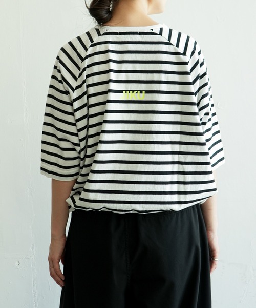 SOLAMONAT(ソラモナ)の「パフ天竺 裾紐ボーダー5分袖プルーオーバープリント(PUFF TEN)(Tシャツ/カットソー・レディース・ブラック×ホワイト/ホワイト×ブラック・FREE)」の10枚目の写真