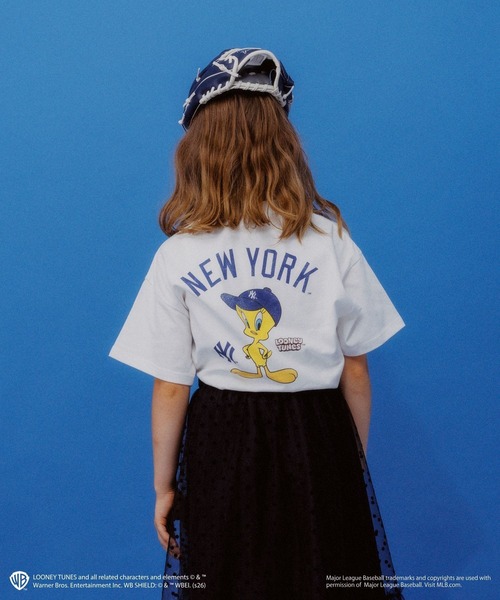 GLOBAL WORK(グローバルワーク)の「LOONEY TUNES×MLB 半袖TEE/1051892(Tシャツ/カットソー・キッズ・チャコールグレー/レッド/ブラウン/その他2/その他3/その他1・140cm/150cm/160cm/130cm)」の1枚目の写真