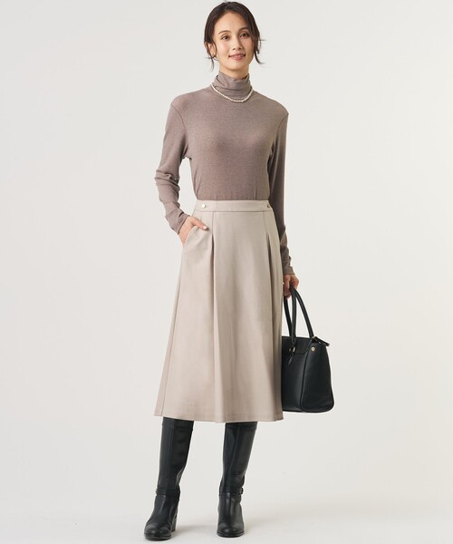 J.PRESS Ladies(J.プレス レディス)の「【シーンレスに活躍】ウールスムース フレア スカート(スカート・レディース・ベージュ系/ネイビー系/ピーコックグリーン系/ライトグレー系・XXS/XS/S)」の16枚目の写真