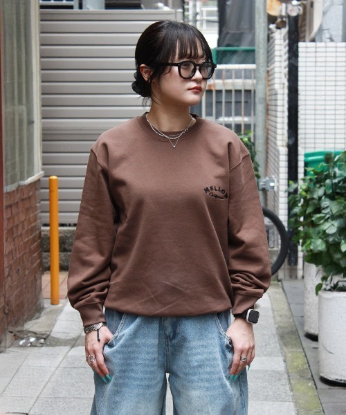 MELLOW（メロー）の「BIG Marvie SWEAT / イラスト刺繍 / ロゴ刺繍　スウェット（スウェット・メンズ・ブラック/グレー/ブラウン・M/L/XL）」の8枚目の写真