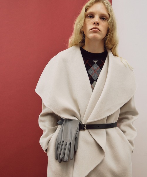 LE CIEL BLEU(ルシェルブルー)の「フェイクレザーグローブ / Faux Leather Gloves(手袋・レディース・ベージュ/ブラック・FREE)」の8枚目の写真