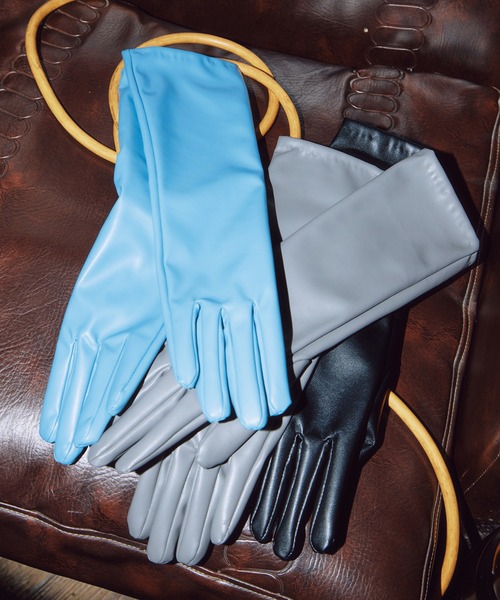 LE CIEL BLEU(ルシェルブルー)の「フェイクレザーグローブ / Faux Leather Gloves(手袋・レディース・ベージュ/ブラック・FREE)」の15枚目の写真
