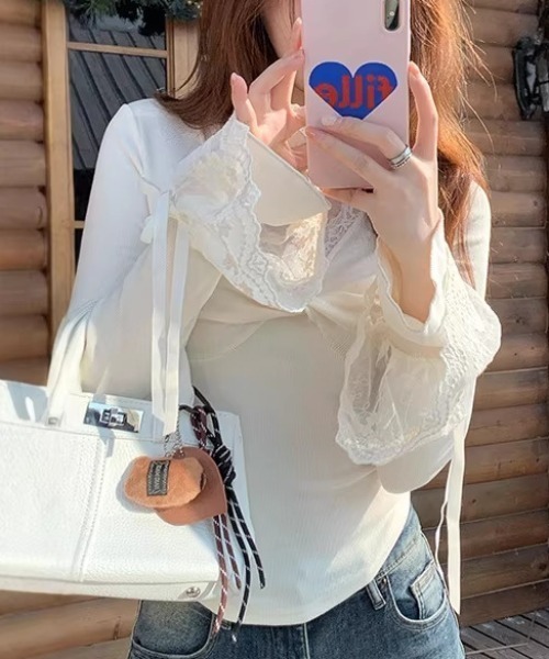 Vipoa(ヴィポア)の「Vネックレーストップス(Tシャツ/カットソー・レディース・ホワイト・FREE)」の4枚目の写真