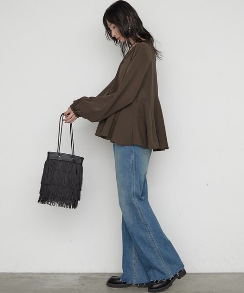 LOUNGEDRESS(ラウンジドレス)の「フレアデニムパンツ(デニムパンツ・レディース・ブルー・36/38)」の20枚目の写真