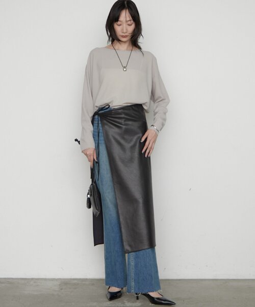 LOUNGEDRESS(ラウンジドレス)の「フレアデニムパンツ(デニムパンツ・レディース・ブルー・36/38)」の17枚目の写真