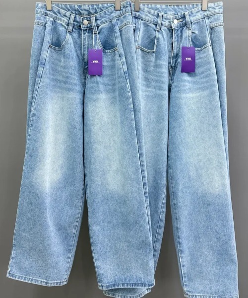 LOENNE(ロエヌ)の「Tuck Wide Jeans / タックワイドデニム(デニムパンツ・レディース・ブルー・MEDIUM/SMALL)」の4枚目の写真