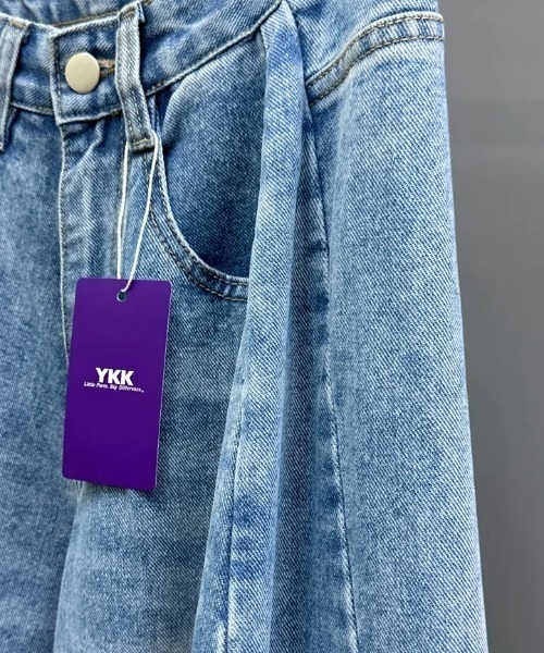 LOENNE(ロエヌ)の「Tuck Wide Jeans / タックワイドデニム(デニムパンツ・レディース・ブルー・MEDIUM/SMALL)」の5枚目の写真