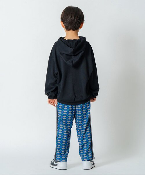 BREEZE（ブリーズ）の「【AAAL PROD】刺繍パーカー（パーカー・キッズ・ピンク/ブラック/イエロー/グレー/ブルー・100/90/160/130/120/110/140/150）」の18枚目の写真