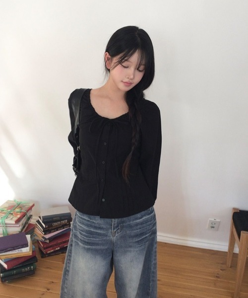 anyonemore(エニワンモア)の「シャーリングリボンピンタックパフ長袖ブラウス(シャツ/ブラウス・レディース・アイボリー/ブラック・FREE)」の15枚目の写真