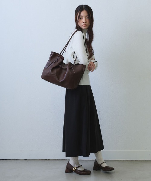 Clum(クルム)の「contrast line high neck knit / バイカラーラインハイネックニットトップス(ニット/セーター・レディース・ブラック/ホワイト・FREE)」の8枚目の写真