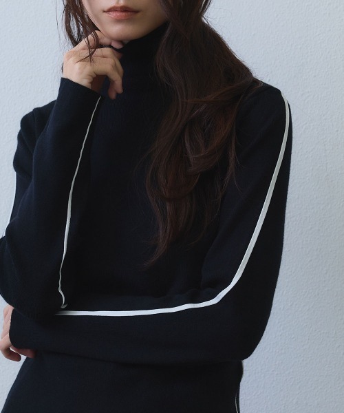 Clum(クルム)の「contrast line high neck knit / バイカラーラインハイネックニットトップス(ニット/セーター・レディース・ブラック/ホワイト・FREE)」の15枚目の写真
