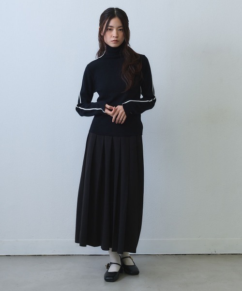 Clum(クルム)の「contrast line high neck knit / バイカラーラインハイネックニットトップス(ニット/セーター・レディース・ブラック/ホワイト・FREE)」の16枚目の写真