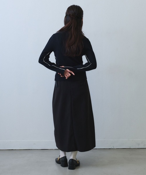 Clum(クルム)の「contrast line high neck knit / バイカラーラインハイネックニットトップス(ニット/セーター・レディース・ブラック/ホワイト・FREE)」の19枚目の写真