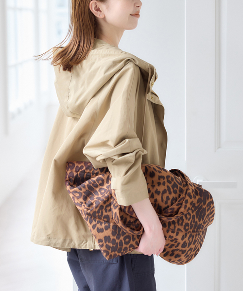 U by SPICK&SPAN(ユーバイスピックアンドスパン)の「《追加2》C/N グログラン撥水フレアブルゾン(マウンテンパーカー・レディース・ブラウン/ベージュ/ブラック・38/36)」の11枚目の写真