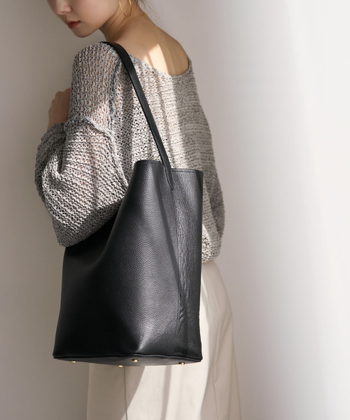 Noble(ノーブル)の「《追加4》INNUE/イヌエ レザートートBAG(ショルダーバッグ・レディース・チャコールグレー/ブラック・FREE)」の7枚目の写真