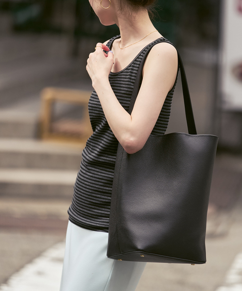 Noble(ノーブル)の「《追加4》INNUE/イヌエ レザートートBAG(ショルダーバッグ・レディース・チャコールグレー/ブラック・FREE)」の11枚目の写真