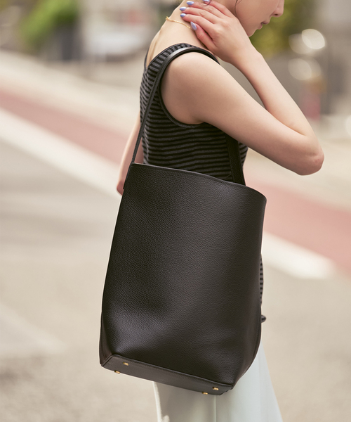 Noble(ノーブル)の「《追加4》INNUE/イヌエ レザートートBAG(ショルダーバッグ・レディース・チャコールグレー/ブラック・FREE)」の12枚目の写真