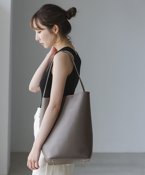 Noble(ノーブル)の「《追加4》INNUE/イヌエ レザートートBAG(ショルダーバッグ・レディース・チャコールグレー/ブラック・FREE)」の15枚目の写真