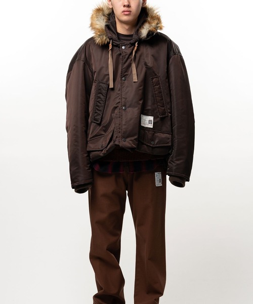 Maison MIHARA YASUHIRO(メゾンミハラヤスヒロ)の「【MIHARAYASUHIRO】BOTTOM FOLDED HOODED BL(ブルゾン・メンズ・ブラック/ブラウン・44/46/48)」の1枚目の写真