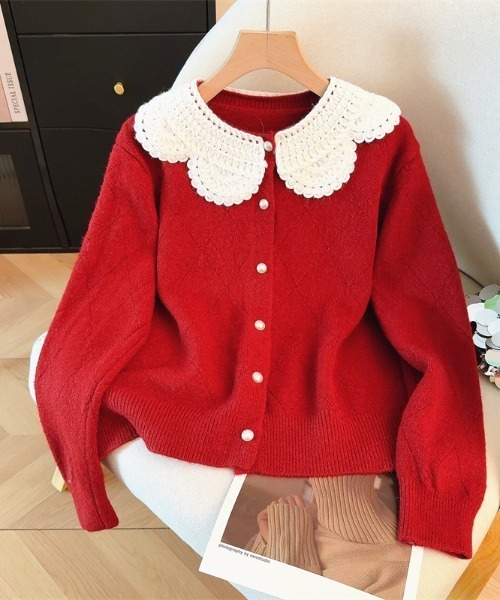 LUCPY（ラクピー）の「レースビッグカラーパールボタンニットカーディガン（カーディガン/ボレロ・レディース・グレー/イエロー/ホワイト/ブルー/レッド・FREE）」の5枚目の写真