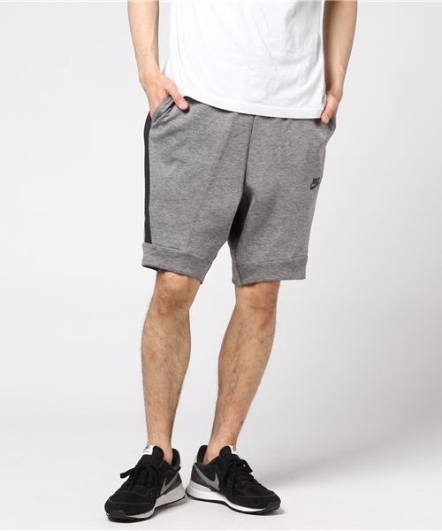 BEAMS(ビームス)の「NIKE / テックフリース ショーツ(その他パンツ・メンズ・ホワイト/グレー/ブラック・SMALL/LARGE/MEDIUM/X-LARGE)」の3枚目の写真