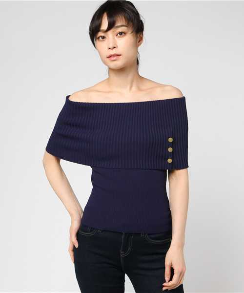 PEGGY LANA（ペギーラナ）の「Cape off-shoulder Knit Top（ニット/セーター・レディース・ホワイト/レッド/ネイビー・FREE）」の8枚目の写真