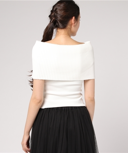 PEGGY LANA（ペギーラナ）の「Cape off-shoulder Knit Top（ニット/セーター・レディース・ホワイト/レッド/ネイビー・FREE）」の12枚目の写真