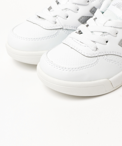 こども ビームス（コドモビームス）の「NEW BALANCE / KT 300 SL (14～21.5cm)◇（スニーカー・キッズ・ホワイト/ブラック・18/18.5/16/19/14.5/21.5/19.5/16.5/21/20/20.5/17.5/15 /15.5/17/14）」の18枚目の写真