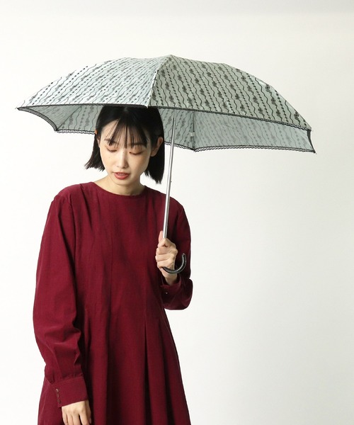 salle de bal(サルデバル)の「雨晴兼用 サテンジュエリープリントミニ折りたたみ傘 1381 SGT(折りたたみ傘・レディース・ベージュ/ピンク/ブラック/ブルー・FREE)」の4枚目の写真