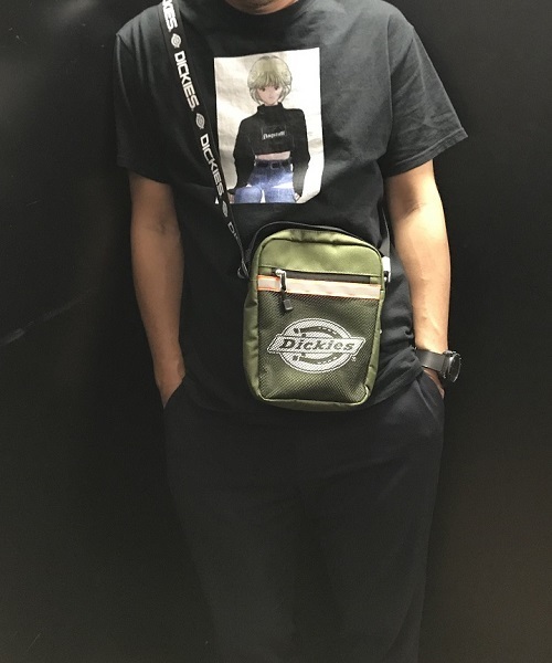 Dickies(ディッキーズ)の「【DICKIES/ディッキーズ】テープショルダーバッグ(ショルダーバッグ・レディース・ブラック/ネイビー/カーキ/ベージュ・ONE SIZE)」の3枚目の写真