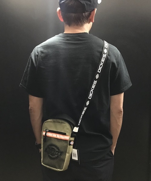 Dickies(ディッキーズ)の「【DICKIES/ディッキーズ】テープショルダーバッグ(ショルダーバッグ・レディース・ブラック/ネイビー/カーキ/ベージュ・ONE SIZE)」の9枚目の写真