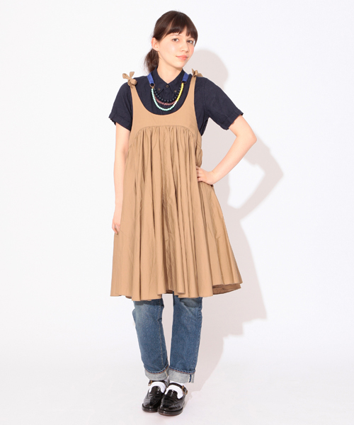 BEAMS BOY（ビームスボーイ）の「BEAMS BOY / ソリッド 肩リボン キャミ ワンピース（ワンピース・レディース・ブラウン系その他/ベージュ・ONE SIZE）」の2枚目の写真