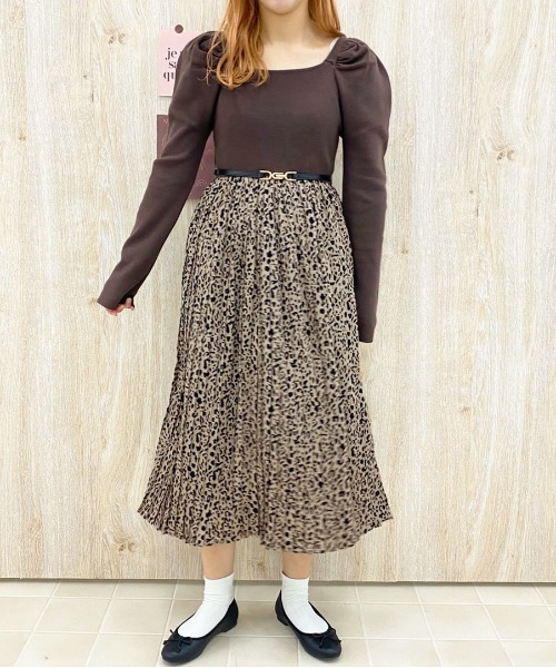 apres jour（アプレジュール）の「ニットプリーツドッキングワンピース【ZOZOTOWN限定アイテム】（ワンピース・レディース・ダークブラウン/ピンクベージュ/ライトベージュ・フリー）」の5枚目の写真